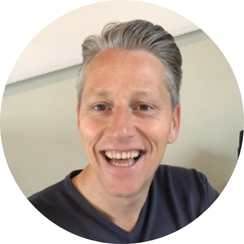 Rob Renders CEO van Telsmart schrijft een testimonial over digital marketeer Jonathan Goris